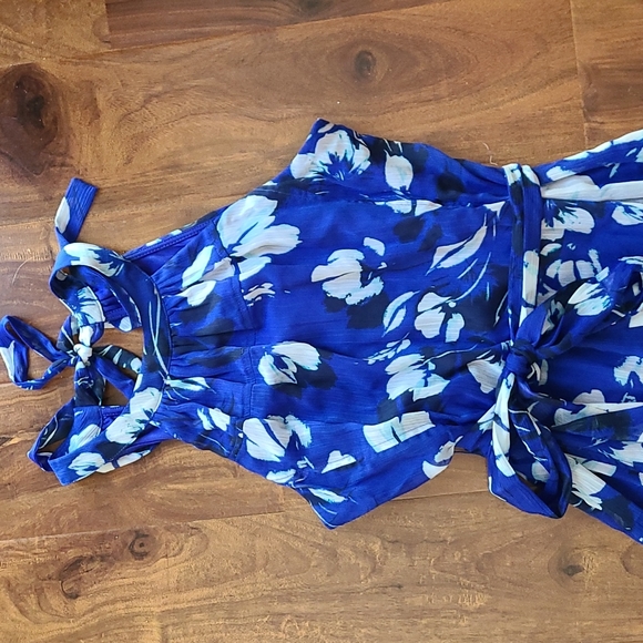 🌸Host Pick🌸 Calvin Klein Blue Floral Halter neck Midi Print Dress - Picture 8 of 14